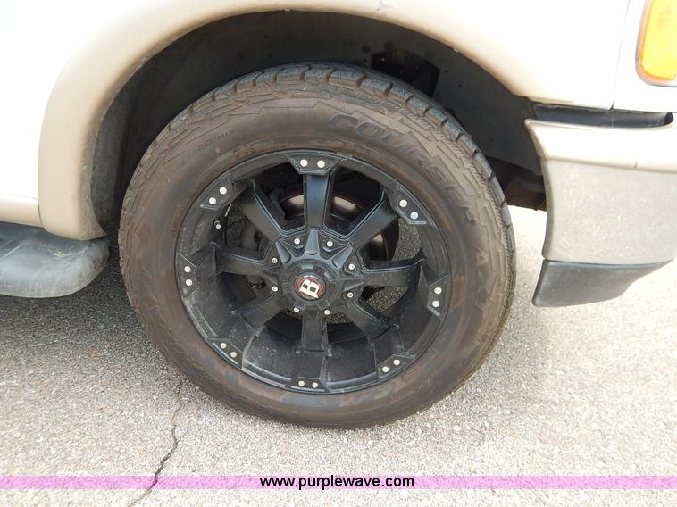 image for item K1529 1997 Ford Expedition Eddie Bauer SUV