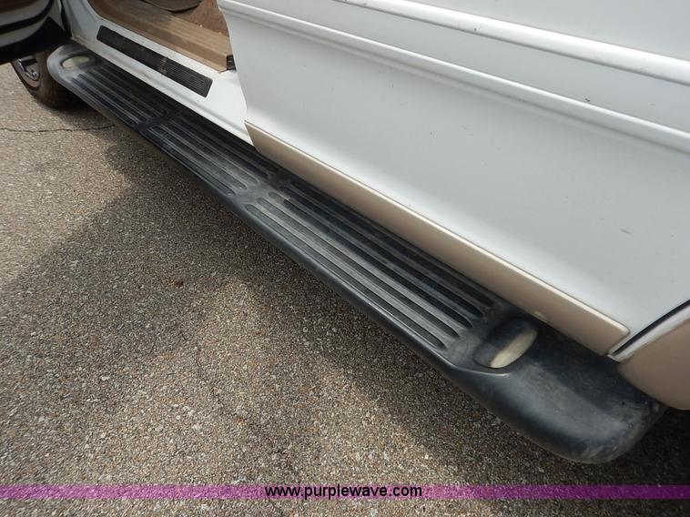 image for item K1529 1997 Ford Expedition Eddie Bauer SUV