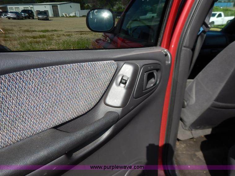 image for item K1559 2000 Dodge Durango SUV