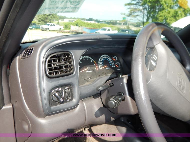 image for item K1559 2000 Dodge Durango SUV