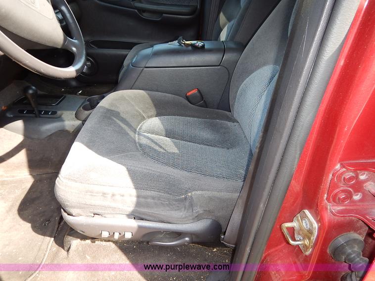 image for item K1559 2000 Dodge Durango SUV