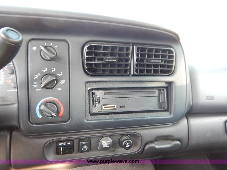 image for item K1559 2000 Dodge Durango SUV