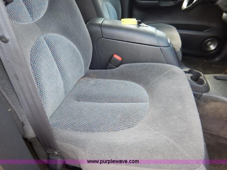 image for item K1559 2000 Dodge Durango SUV