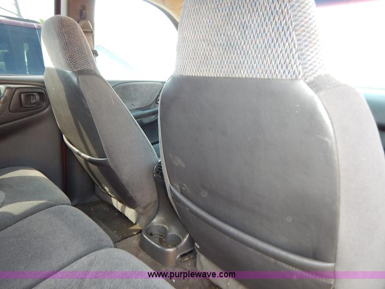 image for item K1559 2000 Dodge Durango SUV