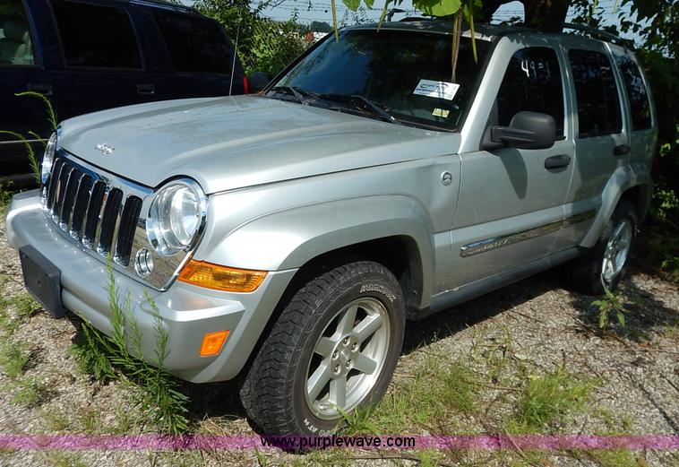 image for item K1562 2006 Jeep Liberty Limited SUV