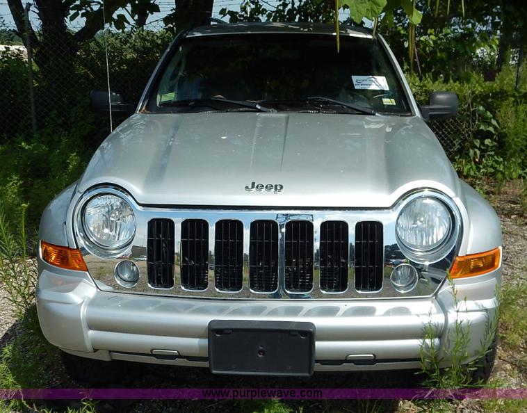 image for item K1562 2006 Jeep Liberty Limited SUV