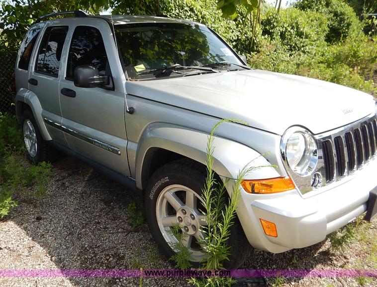 image for item K1562 2006 Jeep Liberty Limited SUV
