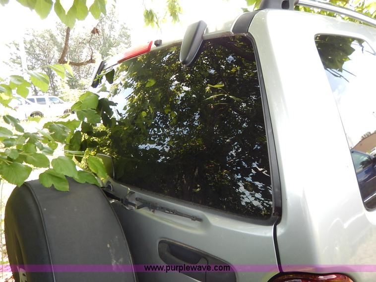 image for item K1562 2006 Jeep Liberty Limited SUV