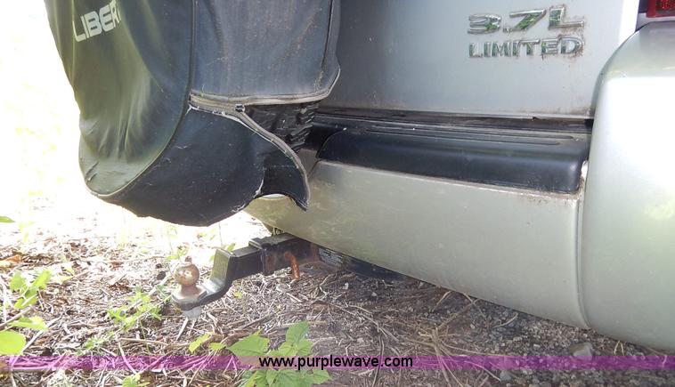 image for item K1562 2006 Jeep Liberty Limited SUV