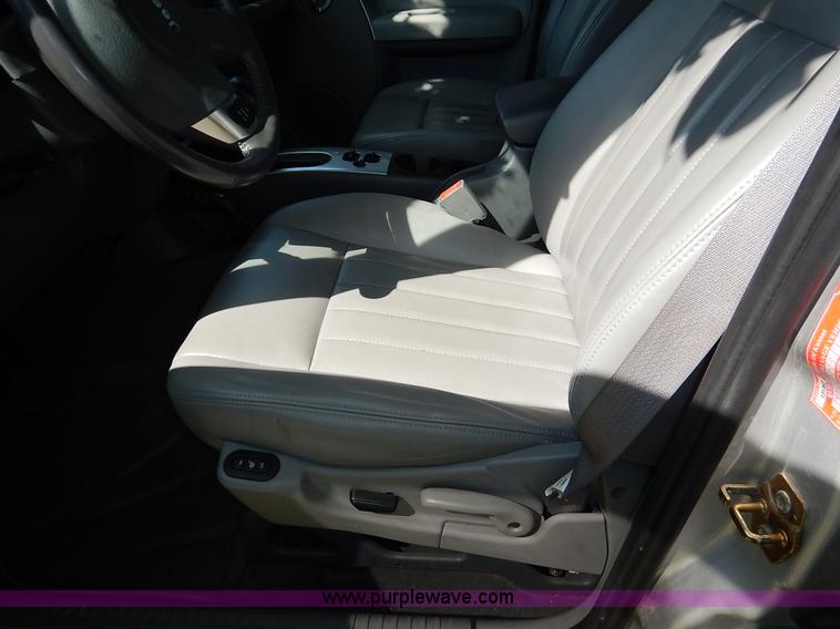 image for item K1562 2006 Jeep Liberty Limited SUV