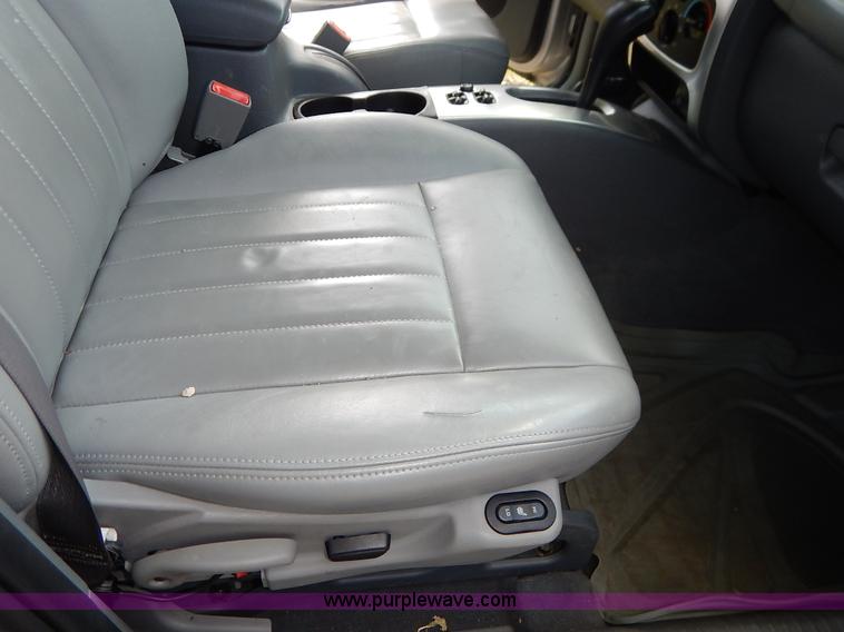 image for item K1562 2006 Jeep Liberty Limited SUV