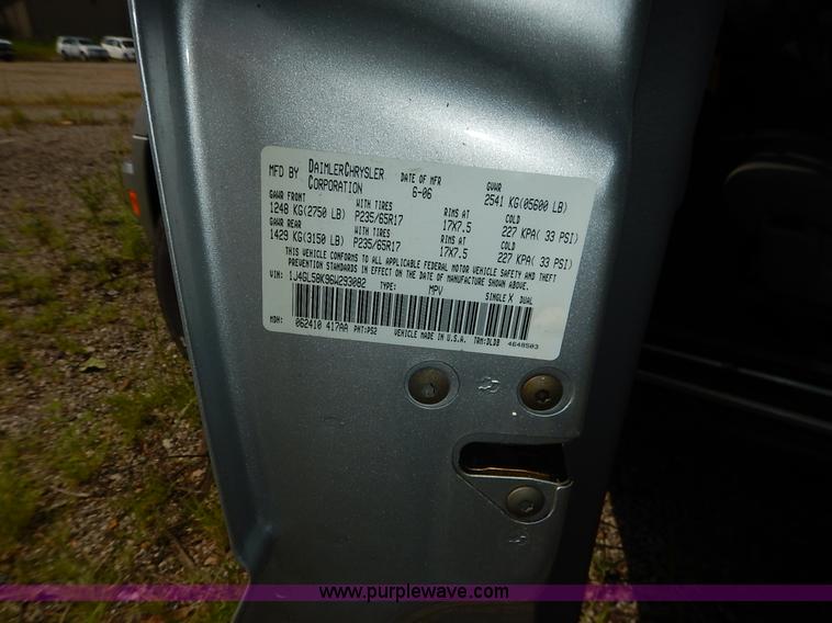 image for item K1562 2006 Jeep Liberty Limited SUV