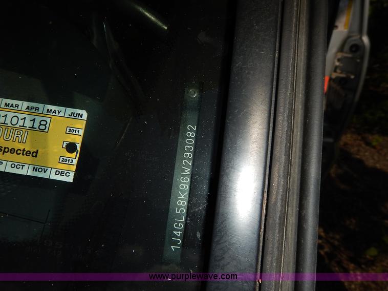 image for item K1562 2006 Jeep Liberty Limited SUV