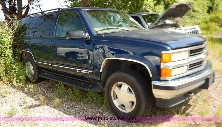 image for item K1563 1998 Chevrolet Tahoe LT SUV