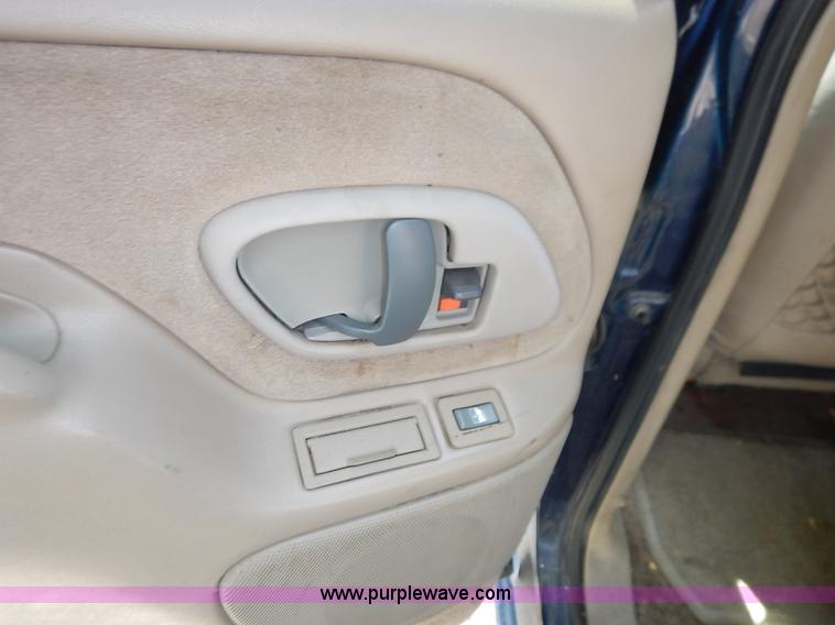 image for item K1563 1998 Chevrolet Tahoe LT SUV