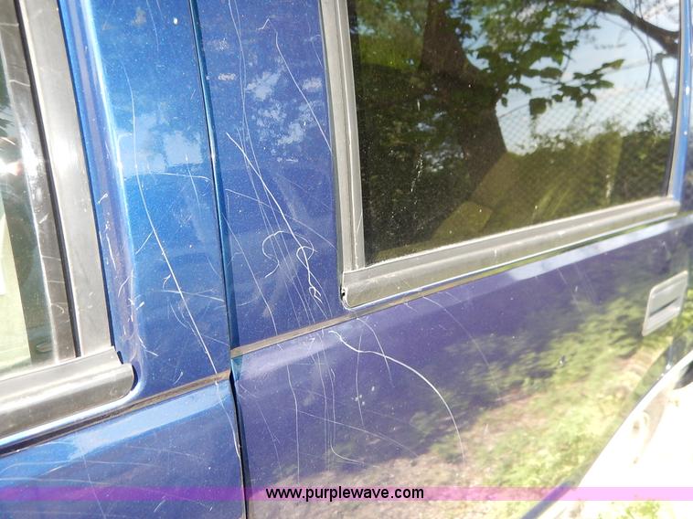 image for item K1563 1998 Chevrolet Tahoe LT SUV