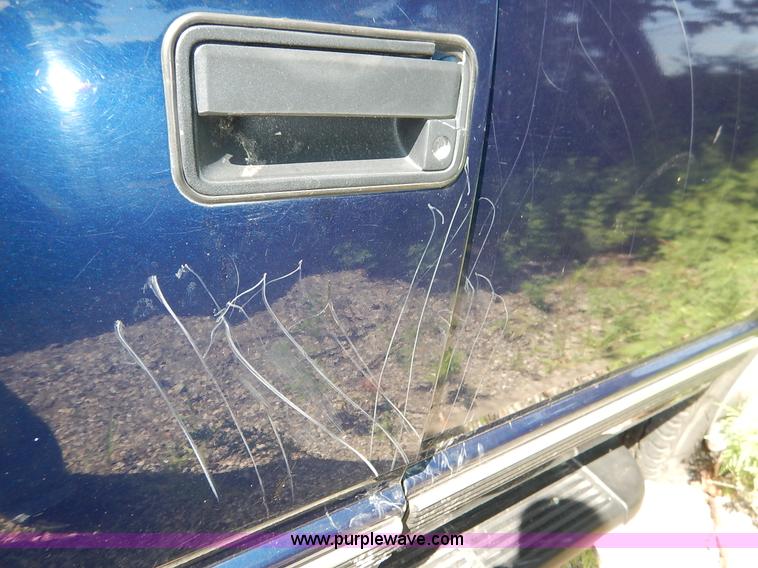 image for item K1563 1998 Chevrolet Tahoe LT SUV