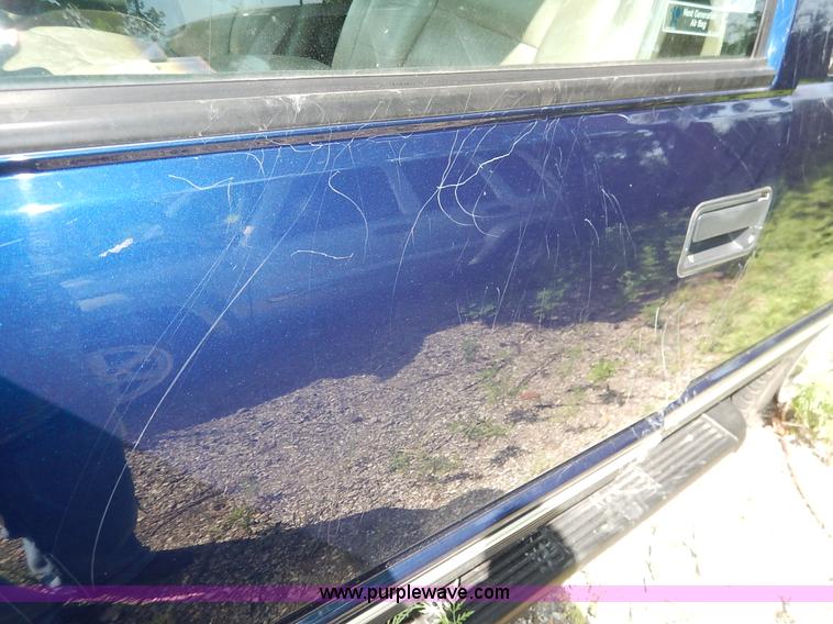 image for item K1563 1998 Chevrolet Tahoe LT SUV