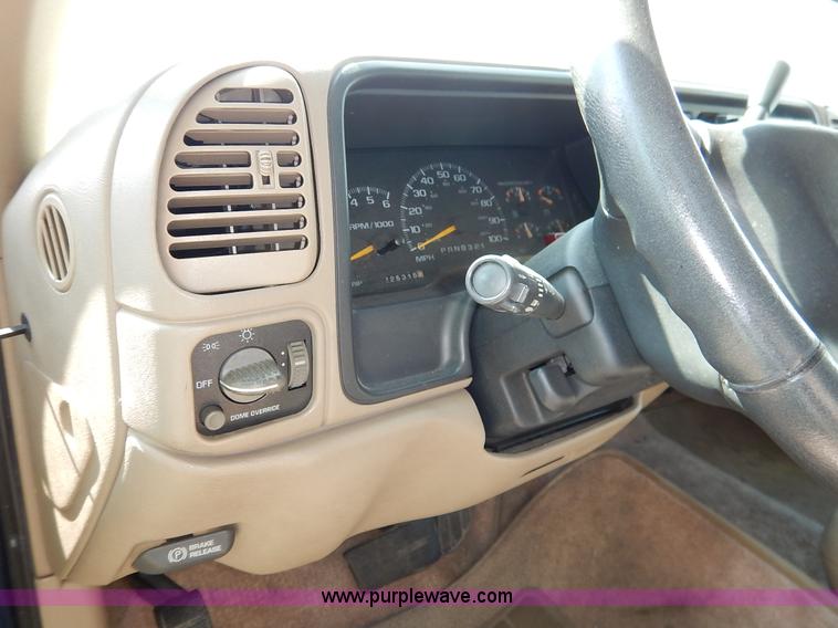 image for item K1563 1998 Chevrolet Tahoe LT SUV