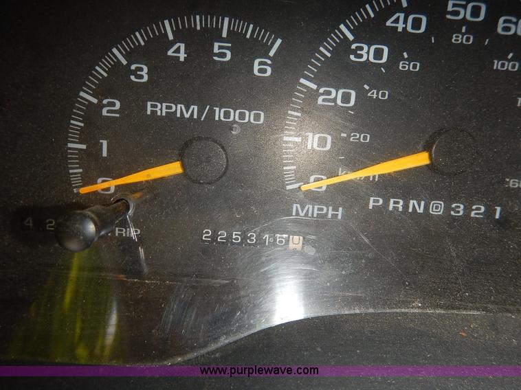 image for item K1563 1998 Chevrolet Tahoe LT SUV