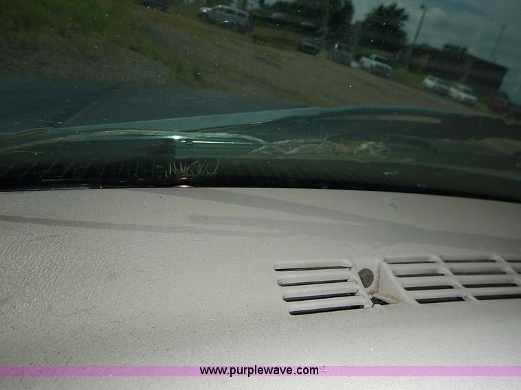 image for item K1563 1998 Chevrolet Tahoe LT SUV