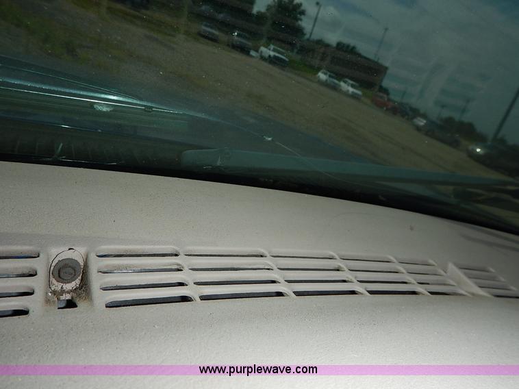 image for item K1563 1998 Chevrolet Tahoe LT SUV