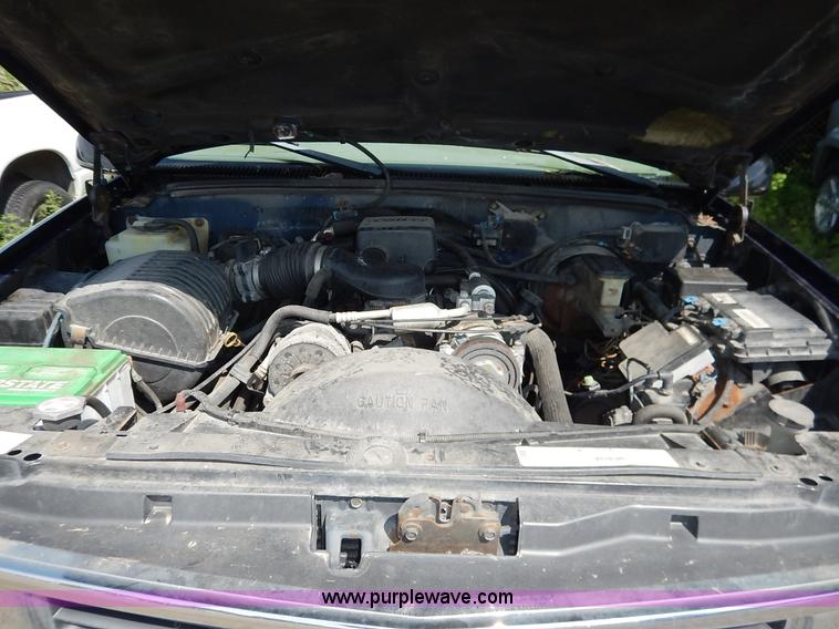 image for item K1563 1998 Chevrolet Tahoe LT SUV