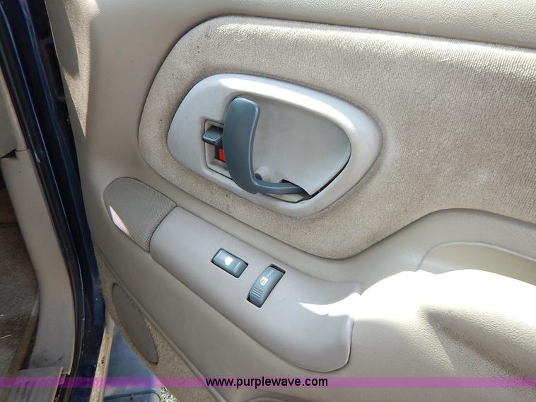 image for item K1563 1998 Chevrolet Tahoe LT SUV