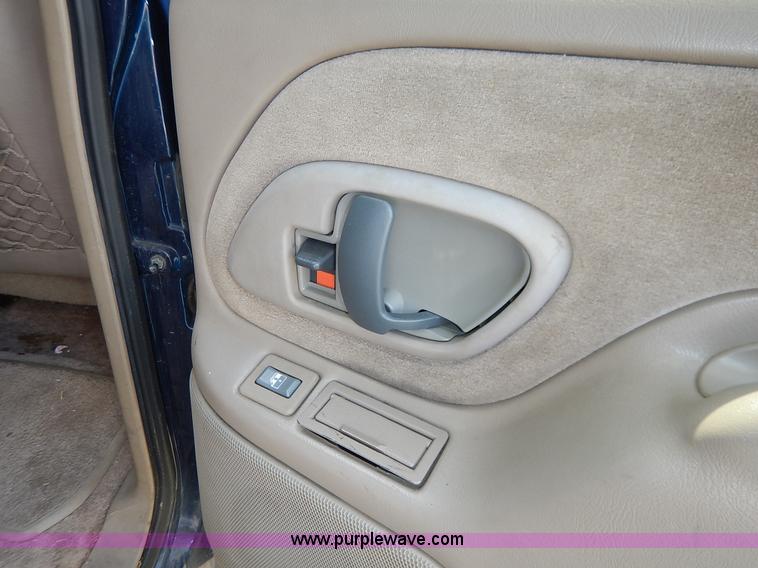 image for item K1563 1998 Chevrolet Tahoe LT SUV