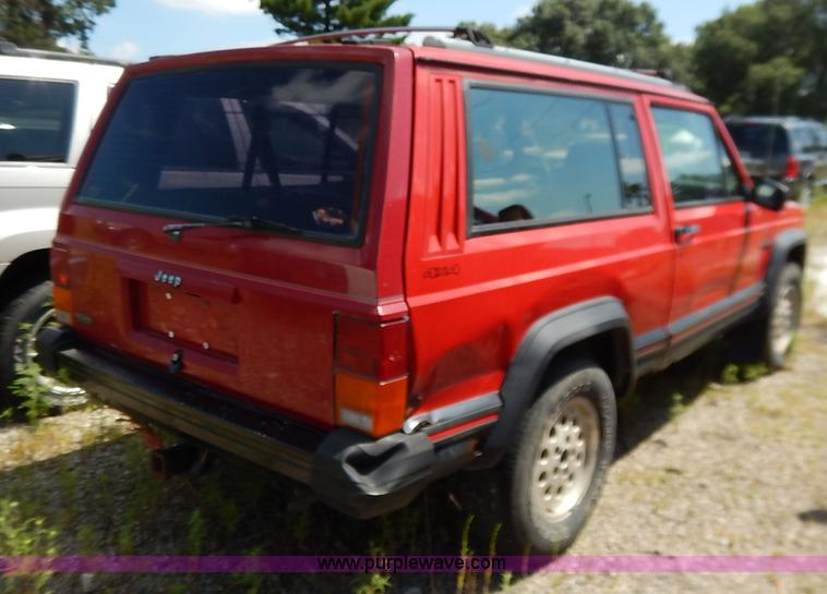 image for item K1564 1994 Jeep Cherokee Sport SUV