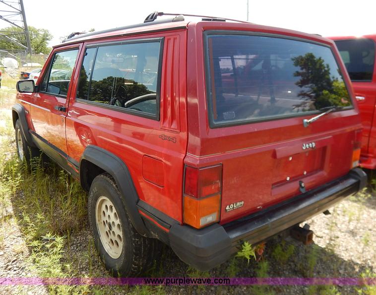 image for item K1564 1994 Jeep Cherokee Sport SUV