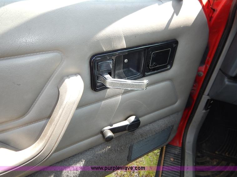 image for item K1564 1994 Jeep Cherokee Sport SUV