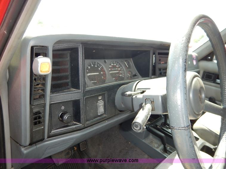 image for item K1564 1994 Jeep Cherokee Sport SUV