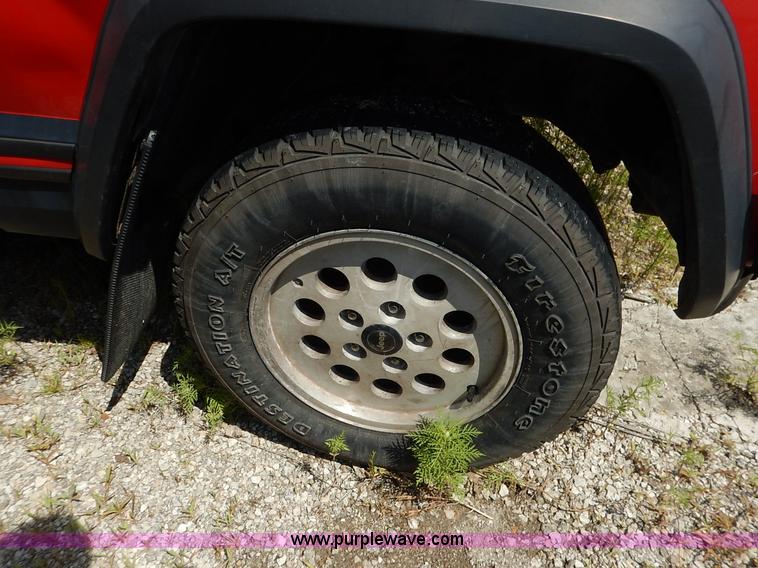 image for item K1564 1994 Jeep Cherokee Sport SUV