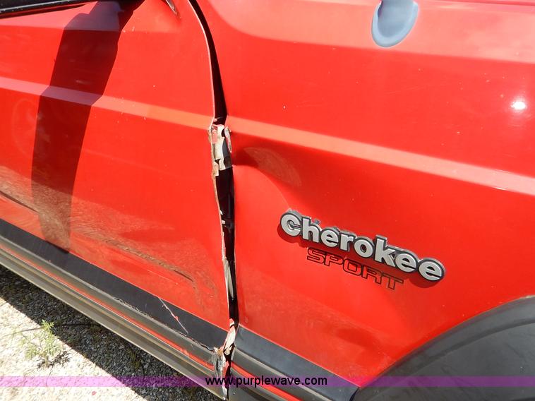 image for item K1564 1994 Jeep Cherokee Sport SUV