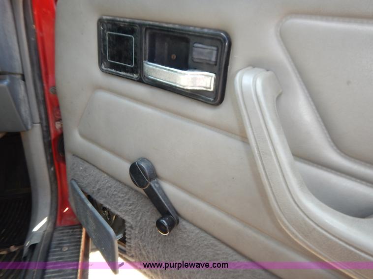image for item K1564 1994 Jeep Cherokee Sport SUV