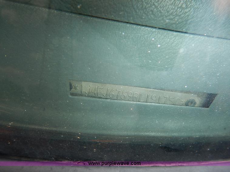 image for item K1564 1994 Jeep Cherokee Sport SUV