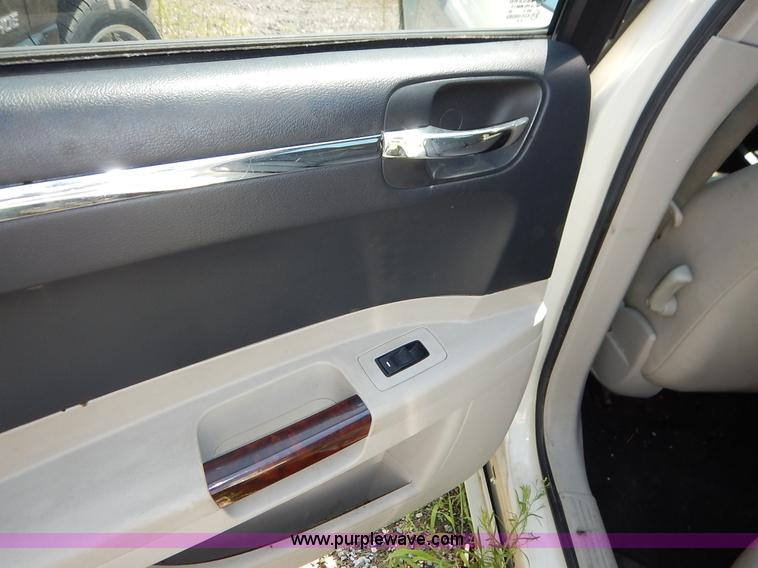 image for item K1565 2006 Chrysler 300 Limited