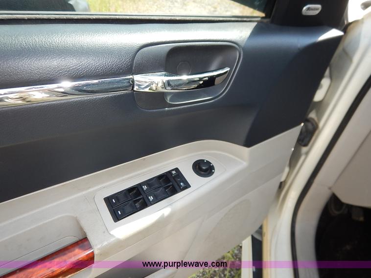 image for item K1565 2006 Chrysler 300 Limited