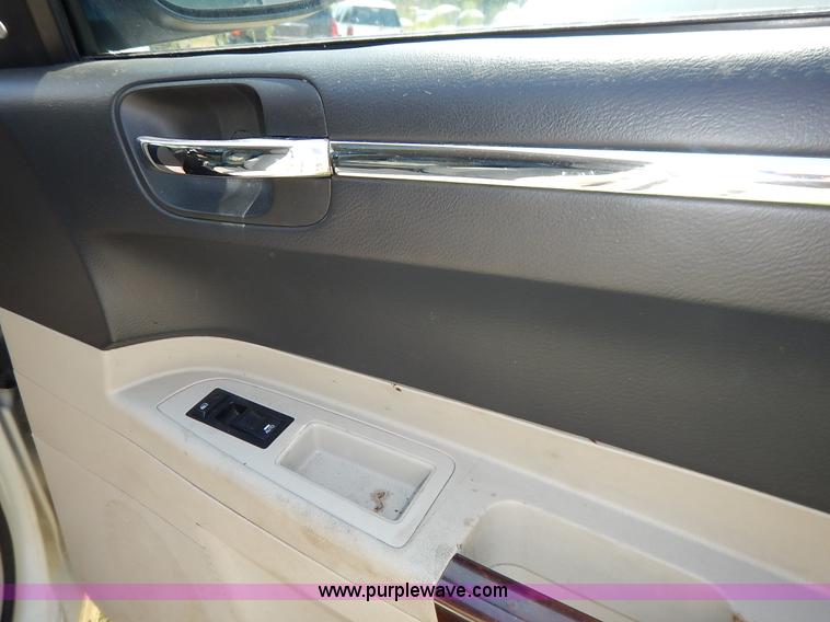 image for item K1565 2006 Chrysler 300 Limited