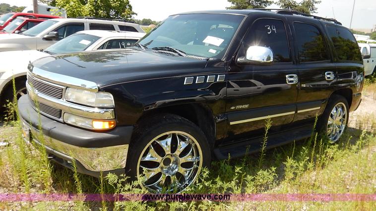 image for item K1566 2001 Chevrolet Tahoe LT SUV