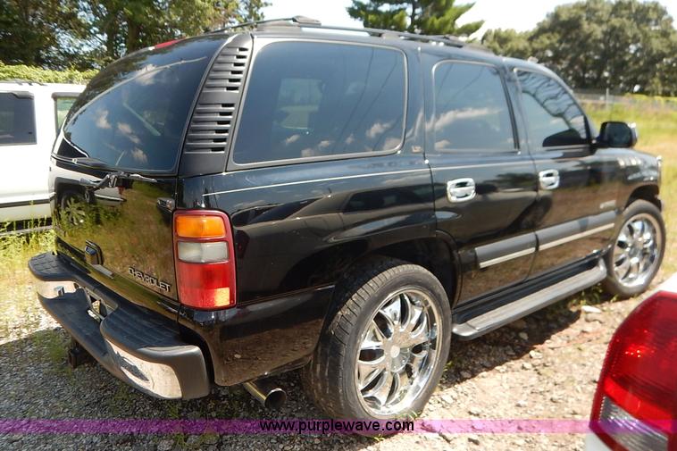 image for item K1566 2001 Chevrolet Tahoe LT SUV