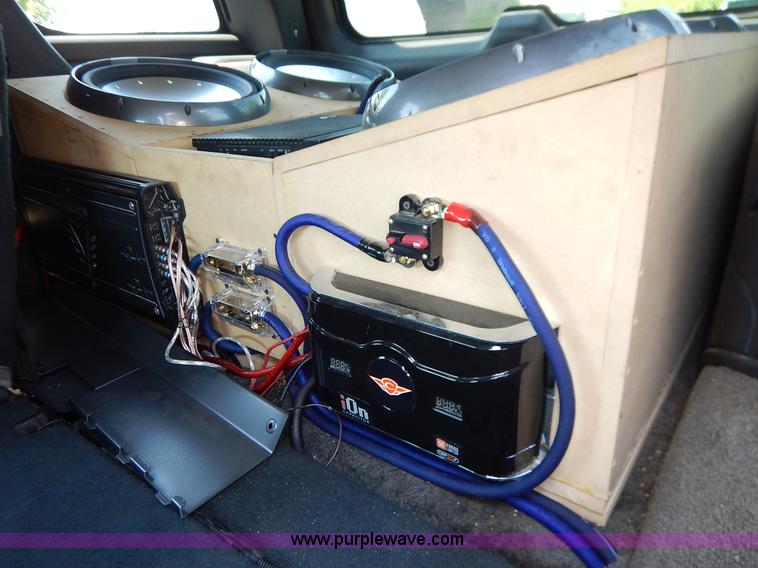 image for item K1566 2001 Chevrolet Tahoe LT SUV