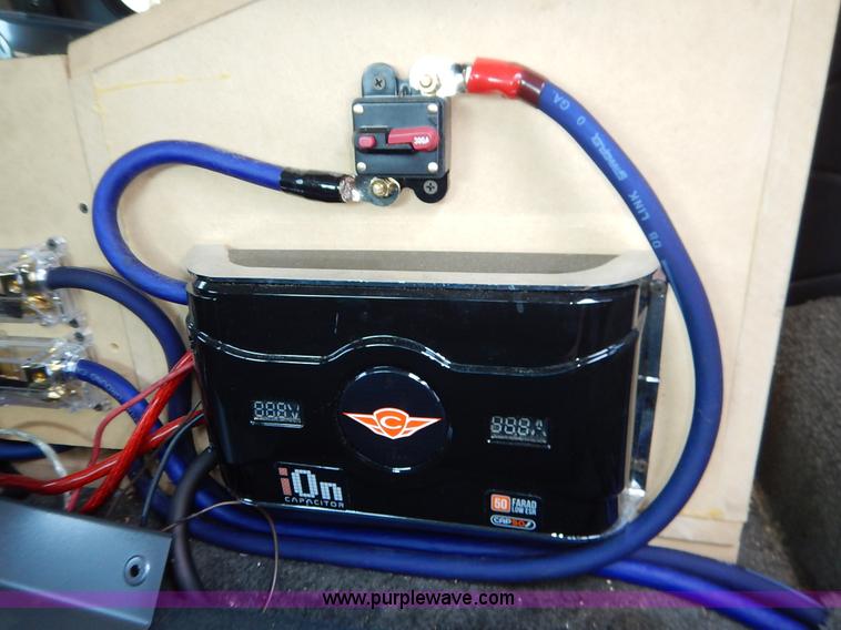 image for item K1566 2001 Chevrolet Tahoe LT SUV