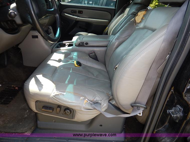 image for item K1566 2001 Chevrolet Tahoe LT SUV