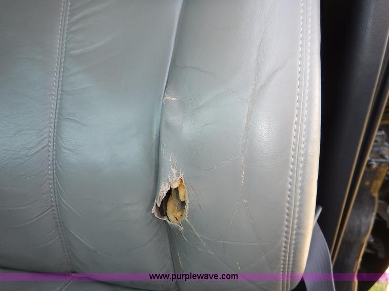 image for item K1566 2001 Chevrolet Tahoe LT SUV