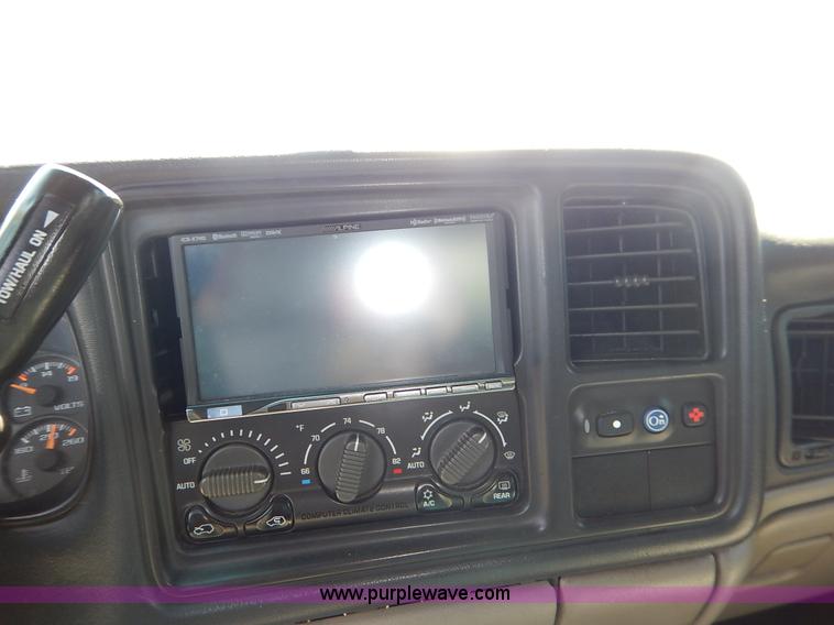 image for item K1566 2001 Chevrolet Tahoe LT SUV