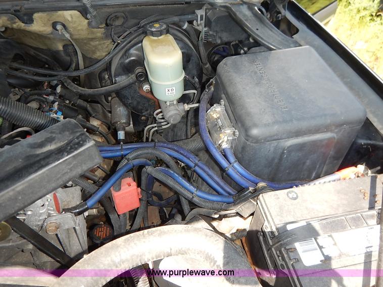 image for item K1566 2001 Chevrolet Tahoe LT SUV