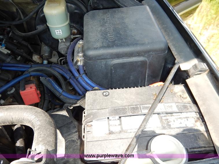 image for item K1566 2001 Chevrolet Tahoe LT SUV