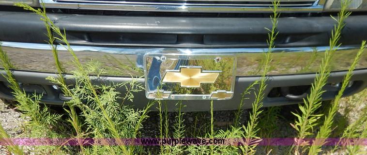 image for item K1566 2001 Chevrolet Tahoe LT SUV